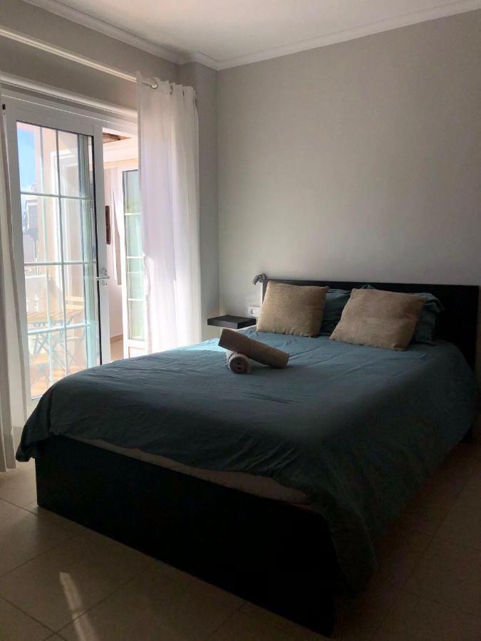 Duque Nest Hostel Адехе Екстериор снимка