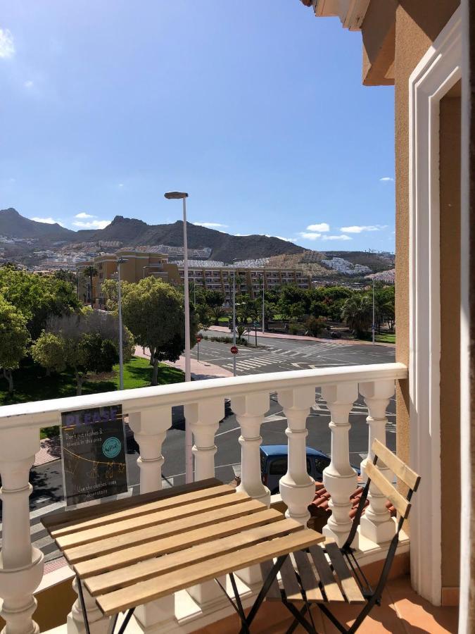 Duque Nest Hostel Адехе Екстериор снимка