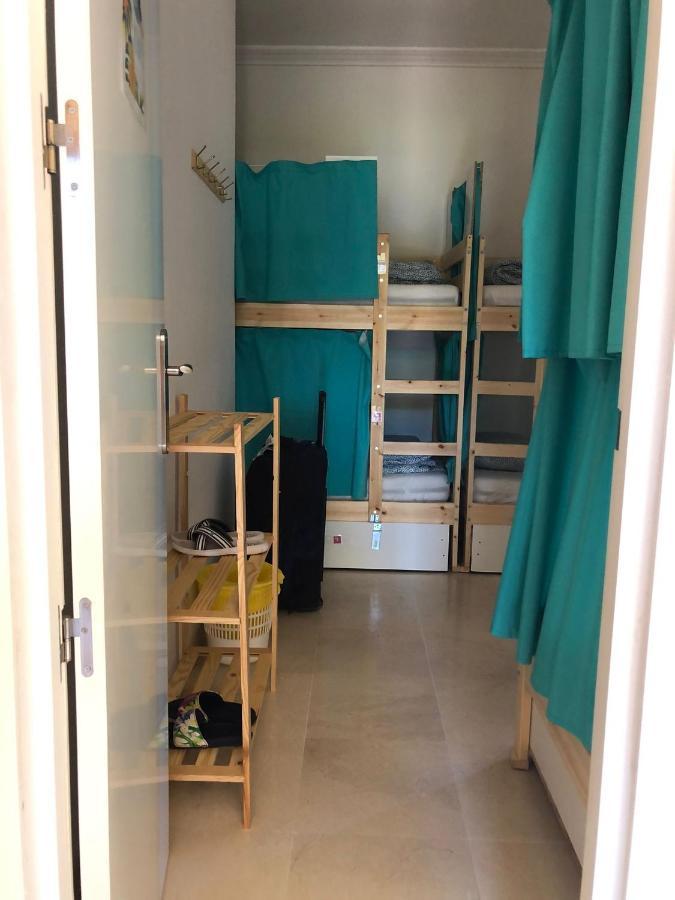 Duque Nest Hostel Адехе Екстериор снимка