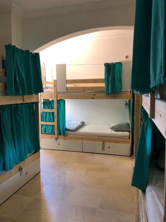 Duque Nest Hostel Адехе Екстериор снимка