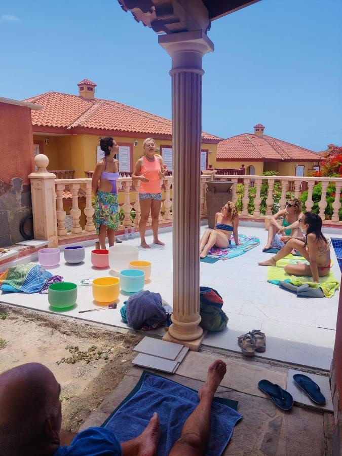 Duque Nest Hostel Адехе Екстериор снимка