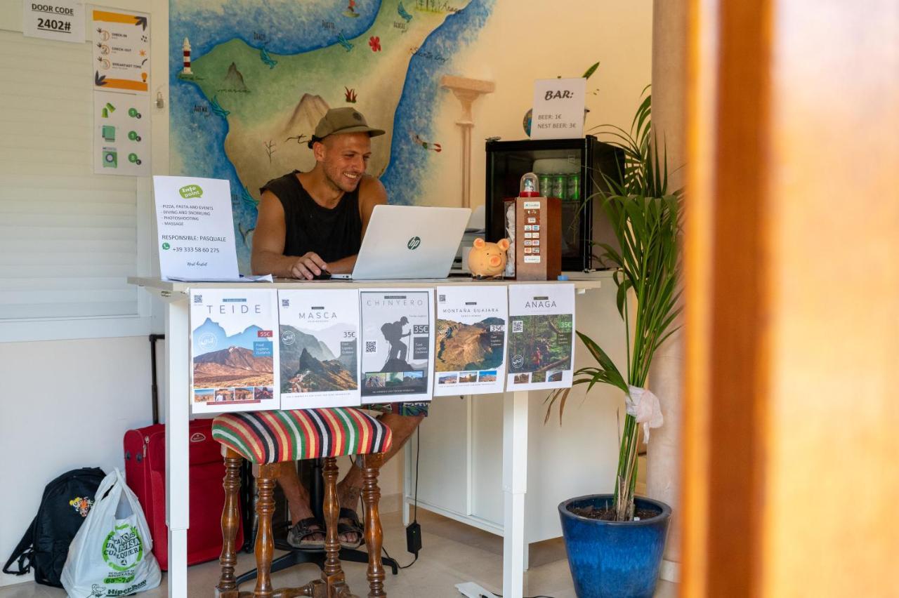 Duque Nest Hostel Адехе Екстериор снимка