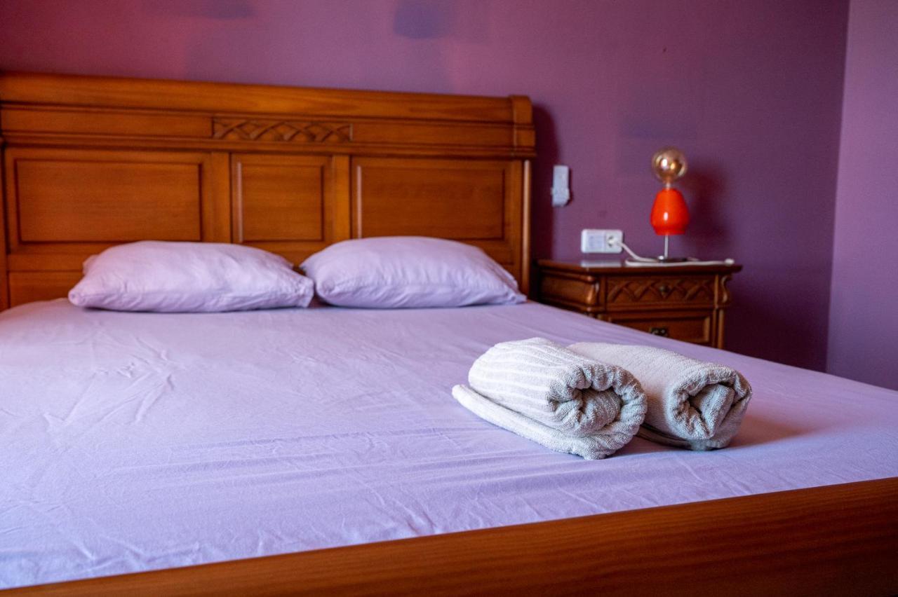 Duque Nest Hostel Адехе Екстериор снимка